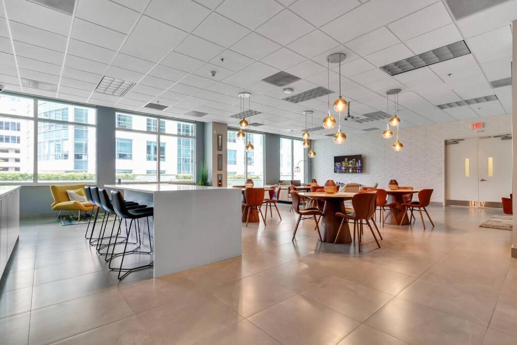 Modern 2/2 With Beautiful Ocean And Brickell Views Apartment ไมอามี ภายนอก รูปภาพ