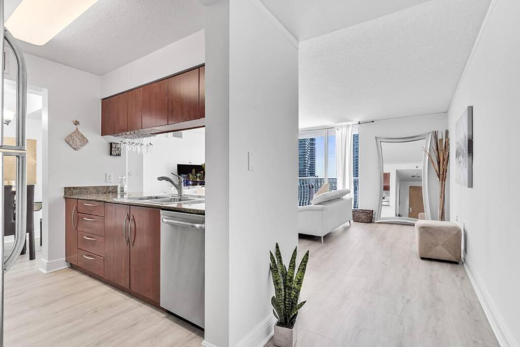 Modern 2/2 With Beautiful Ocean And Brickell Views Apartment ไมอามี ภายนอก รูปภาพ
