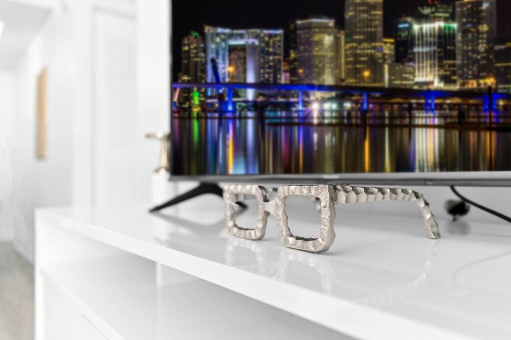 Modern 2/2 With Beautiful Ocean And Brickell Views Apartment ไมอามี ภายนอก รูปภาพ